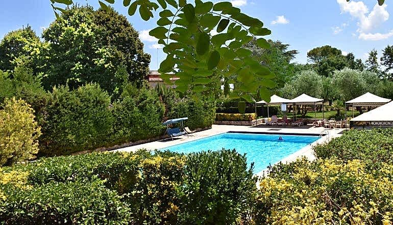 Salento Yoga Retreat: The pool Salento Yoga Retreat: The pool
